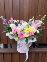 Весняна яскрава коробка