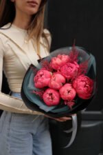 Букет з коралових півоній - Зображення 4