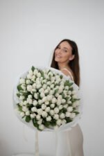 Букет зі 101 білого тюльпана