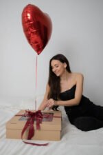 Бокс з тюльпанами та кулькою