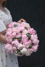 Великий букет з 35  півоній Сара Бернард - Зображення 2