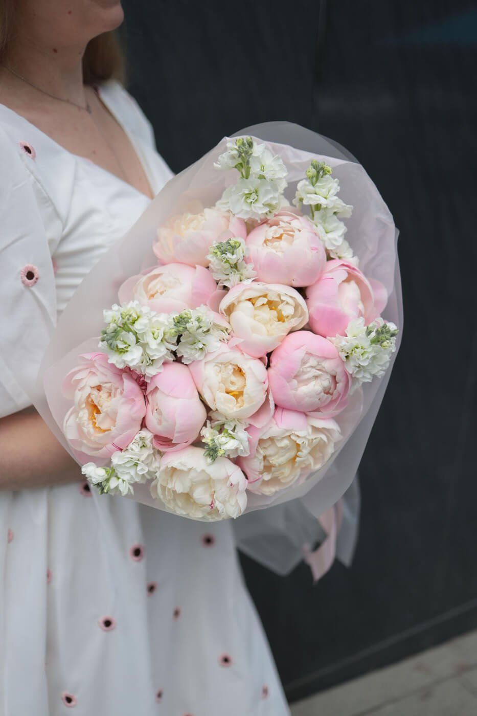 316A1774 Букет з 11 півоній Гарденій та матіоли - Зображення 1