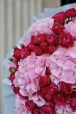 Букет з рожевих гортензій і троянд Марвеловз баблз - Зображення 4