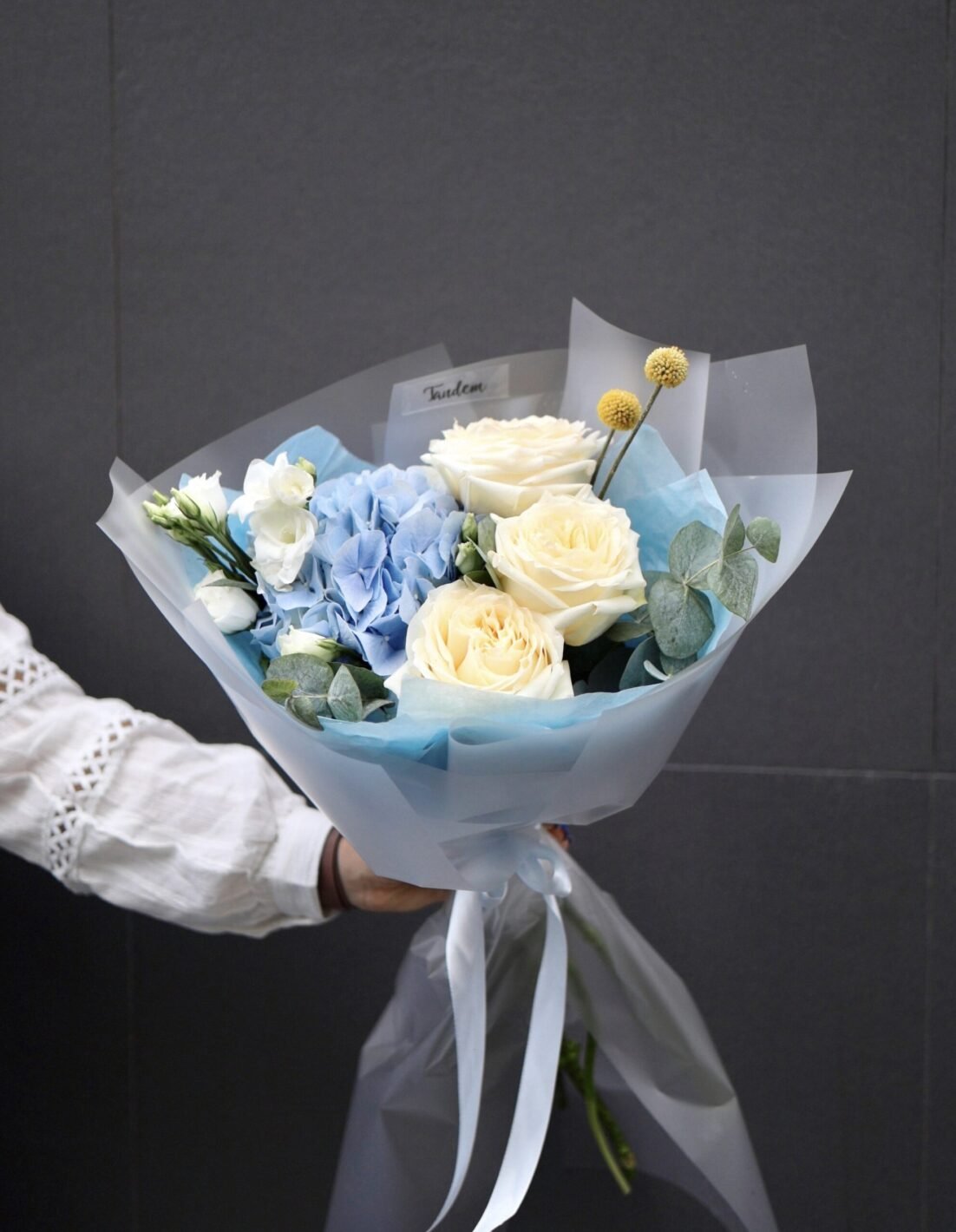 Processed with VSCO with al3 preset Букет з гортензії та піоновидних троянд Кендл - Зображення 1