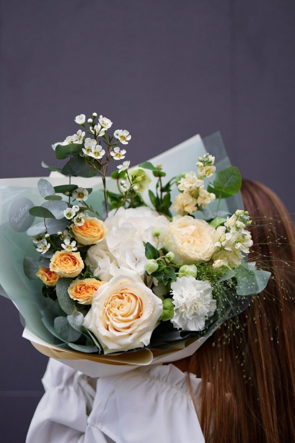 Processed with VSCO with al3 preset Сонячний жовто-білий букет з гортензією, трояндами - Зображення 1