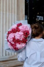 Букет з рожевих гортензій і троянд Марвеловз баблз - Зображення 2