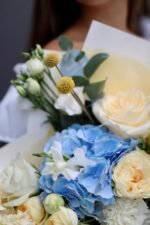 Букет з гортензії та піоновидних троянд Кендл - Зображення 2