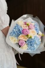 Букет з півоній Сара, гортензій та піоновидних троянд - Зображення 3