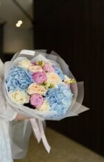 Букет з півоній Сара, гортензій та піоновидних троянд - Зображення 2