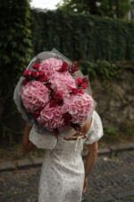 Великий букет з рожевих гортензій та малинових троянд Марвеловз - Зображення 3