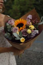 Букет мікс з соняхом у крафті - Зображення 2