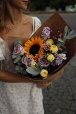 Букет мікс з соняхом у крафті