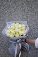 Bouquet of 19 white roses Athena