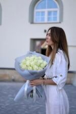 Букет з 19 білих троянд Атена - Image 3