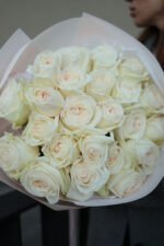 Букет з 25 піоновидних троянд Вайт Охара - Зображення 2