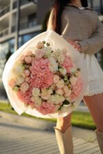 Великий букет з гортензій та еустоми, кущових троянд