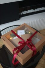 Подарунковий бокс з хвойним букетиком, гірляндою та горнятком - Зображення 8