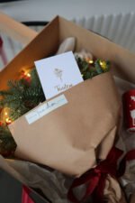 Подарунковий бокс з хвойним букетиком, гірляндою та горнятком - Зображення 4