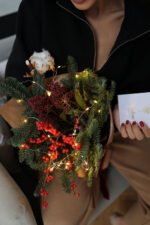 Подарунковий бокс з хвойним букетиком, гірляндою та горнятком - Зображення 5