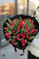 Букет з 51 червоного тюльпану - Image 5