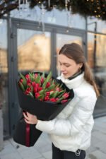 Букет з 51 червоного тюльпану - Image 2