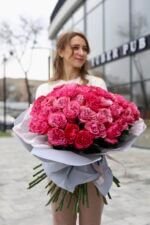 Букет з 51 піоновидної троянди Кантрі блюз - Зображення 2