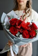 Букет з червоними трояндами та амарилісом - Зображення 6