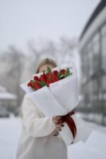 Букет з 15 червоних тюльпанів - Зображення 5