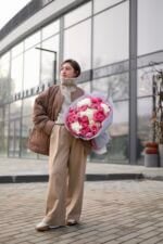 Букет з піоновидних троянд місті баблз та гортензій - Image 3