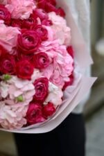 Букет з гортензій та піоновидних троянд Марвеловз - Image 3