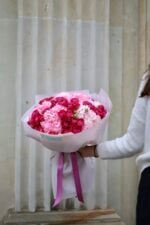 Букет з гортензій та піоновидних троянд Марвеловз - Image 2