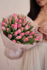 Букет з 51 рожевого тюльпану