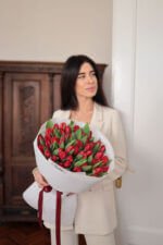 Букет з 51 червоного тюльпана - Image 5