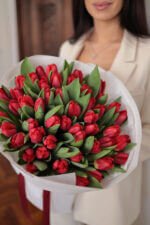 Букет з 51 червоного тюльпана - Image 3