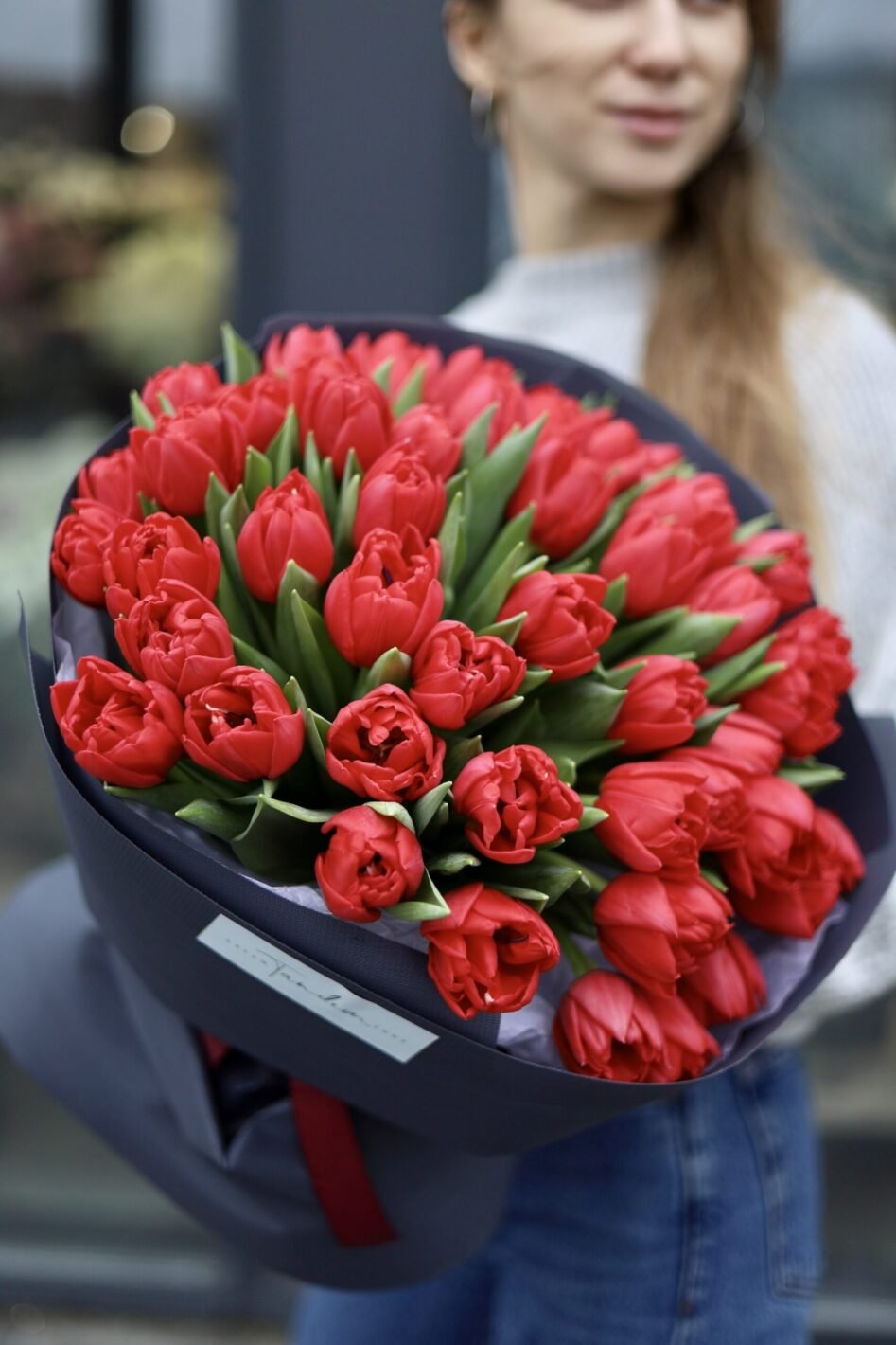 IMG_1660 Букет з 51 піоновидного червоного тюльпану - Зображення 1