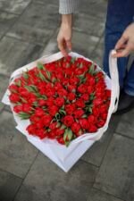 Букет зі 101 червоного тюльпану - Зображення 7