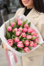 Букет із 25 піоновидних тюльпанів сорту Колумбус