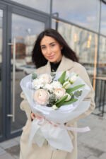 Ніжний мікс із ранункулюсом, діантусом та тюльпанами