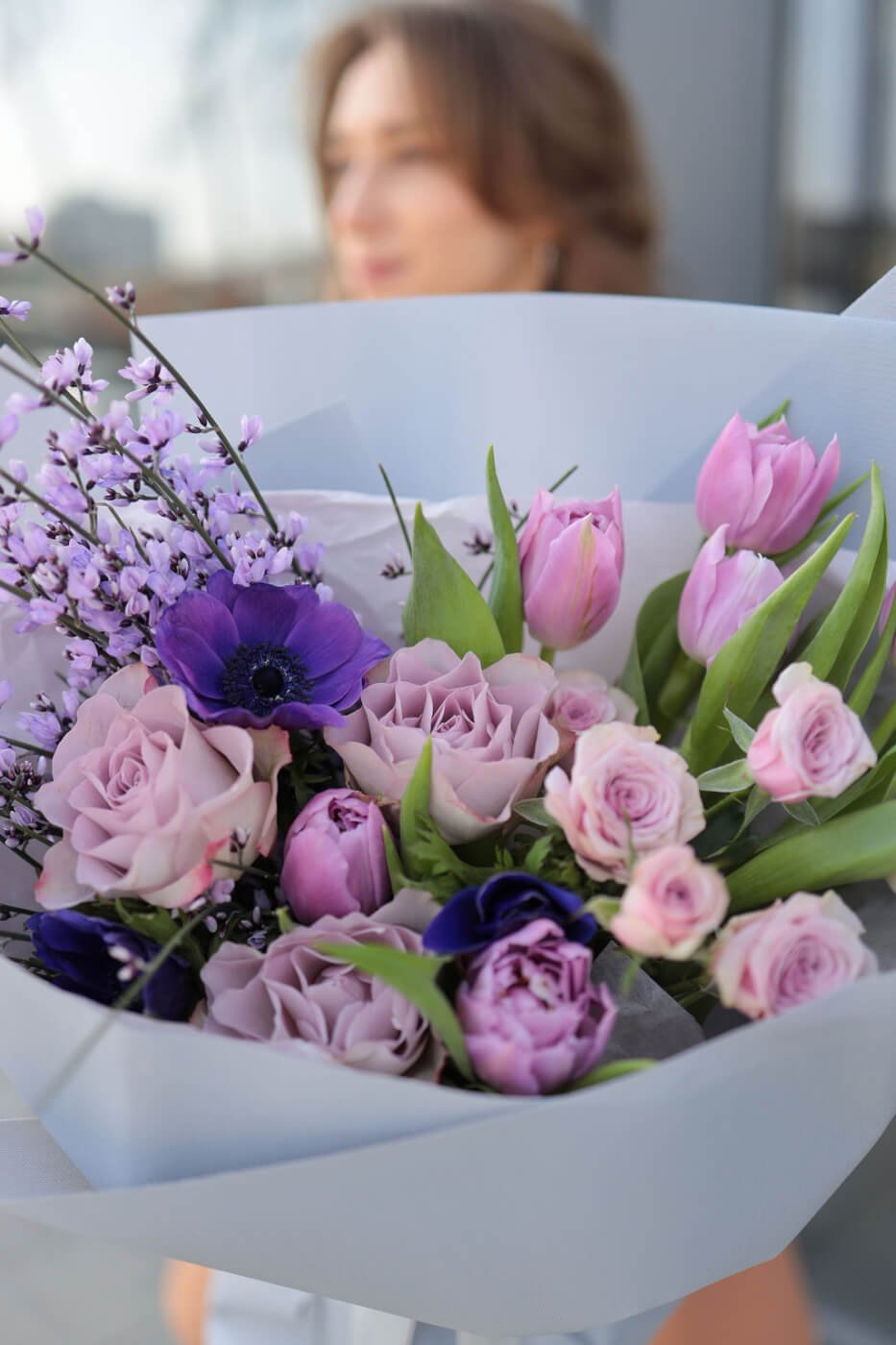 316A5386 Весняний мікс з трояндами, анемонами і тюльпанами - Зображення 1