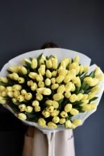букет зі 101 лимонного тюльпану