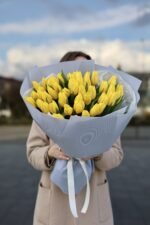 Букет з 51 жовтого тюльпану