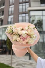 Міксований букет з гортензією та трояндами Вайт охара