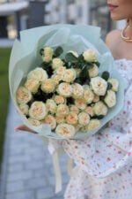 Монобукет із кущової троянди саммер роуз