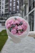 Букет з піонами Сара Бернард та оксіпеталумом - Зображення 4