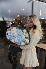 Букет з гортензіями та піонами Гарденія