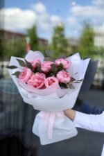 Оберемок з 7 півоній Етчед Салмон