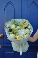 Букет біло-лимонний з антуріумом - Зображення 3