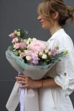 Пудровий букет з піоном