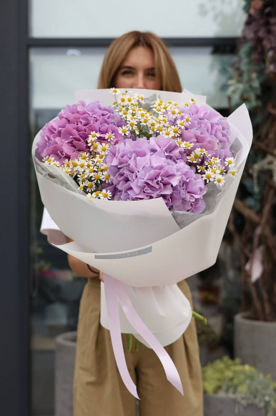 2024-07-04 15.45.47 Міксований букет з фіолетовою гортензією та ромашками - Зображення 1