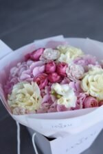 Букет з рожевими гортензіями та трояндами Мондіаль - Зображення 5